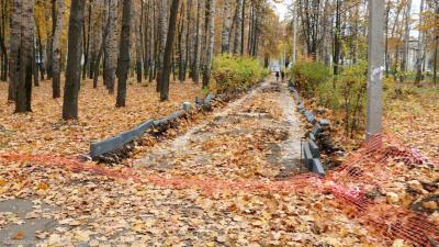 Владимир Бурмистров проверил ход работ по благоустройству парка Гагарина