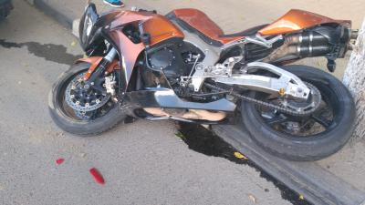 На улице Ленина байкер угодил под джип