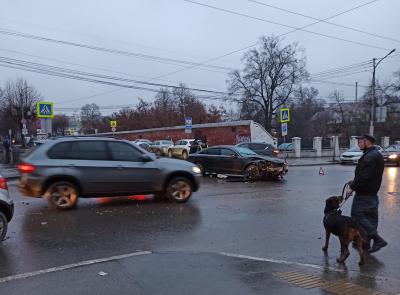 В центре Рязани не разъехались Audi и Fiat