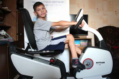 Рязанцу с ограниченными возможностями подарили велотренажёр