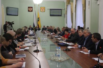 В Рязанской областной Думе  обсудили состояние и перспективы развития рынка труда 