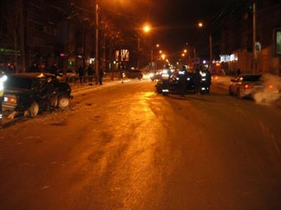 В центре Рязани курсант военного училища на «шестёрке» протаранил Toyota