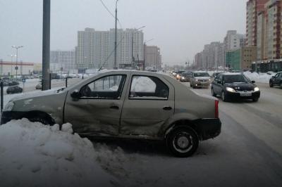 На улице Большой столкнулись Renault и Chevrolet, пострадали три человека