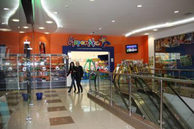 В магазине «Gloria Jeans» в ТРЦ «Виктория Плаза» большая распродажа