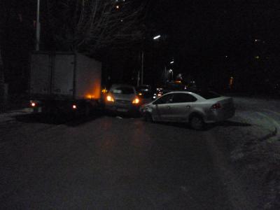 В Рязани пьяный водитель Volkswagen Polo вытолкнул SsangYong на «Газель»