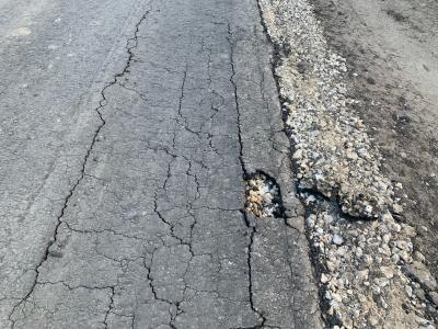 На въезде в село Глебово под Рязанью начала разрушаться отремонтированная дорога