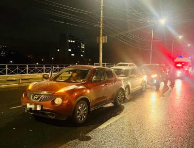 В Приокском в Рязани водитель Renault устроил массовое ДТП