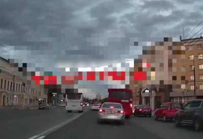 Рязанские гаишники проверят водителя маршрутки, проехавшего по встречке