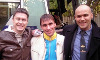 Сергей Шарошкин в центре.