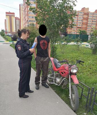 В Рязани 16-летний студент катался на мопеде, не имея водительских прав