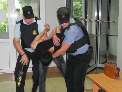 Рязанский пристав задержал находящегося в розыске преступника