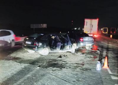В результате столкновения двух легковушек под Михайловом погиб пассажир