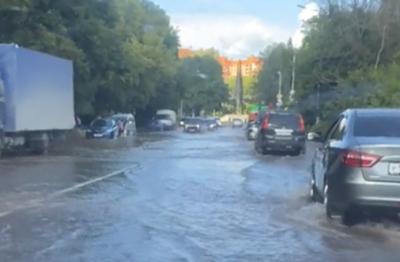 В Рязани затопило улицу Магистральную