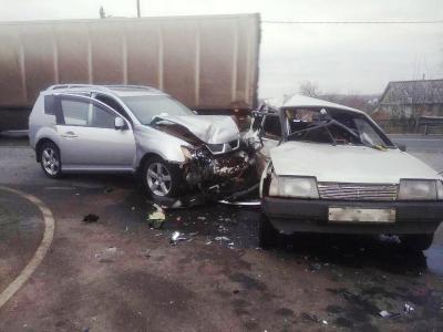 В массовом ДТП близ Путятино пострадали два человека