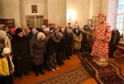 Митрополит Марк совершил малое освящение придела Христорождественского храма в селе Истье