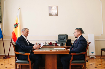 Аркадий Фомин встретился с участником региональной кадровой программы «ГЕРОИ62» Романом Денисовым