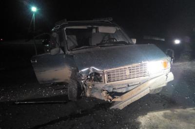 Близ Сасово «семёрка» въехала в отбойник, пострадали два человека