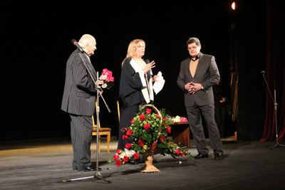 Рязанцы одарили Владимира Зельдина цветами и аплодисментами