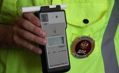 Восемь водителей-рязанцев во время рейдов ГИБДД не стали дышать в трубочку