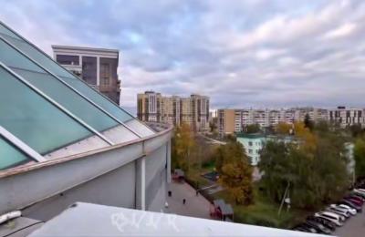 Рязанский руфер забрался на крышу ТРЦ «Виктория-Плаза»