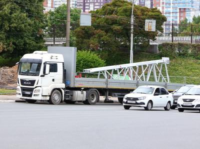 В Рязань доставили каркас стелы «Город трудовой доблести»