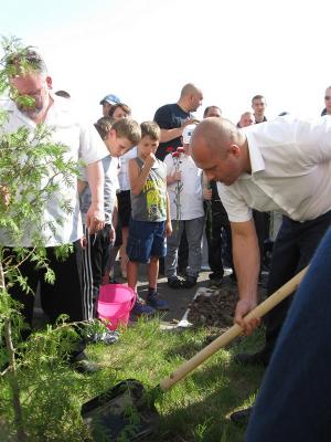 Фёдор Емельяненко посадил в Рязани тую