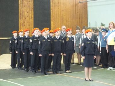 Юные рязанцы умеют ходить строем