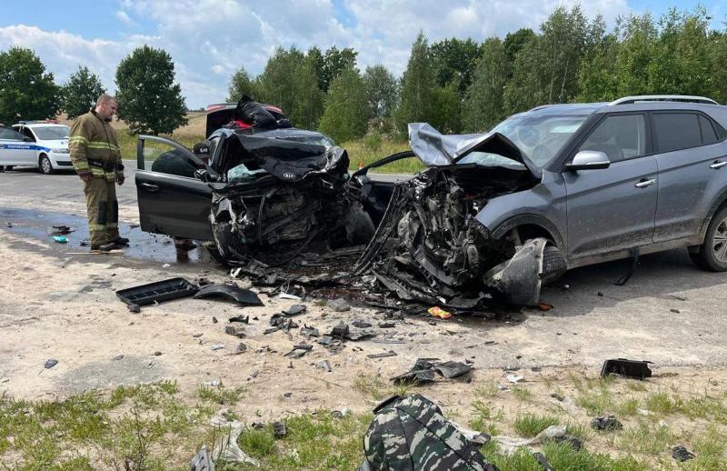 В лобовом столкновении иномарок под Спасском пострадали четыре человека