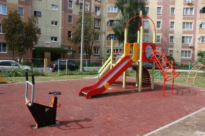 В 40 дворах Рязани установят детские игровые площадки