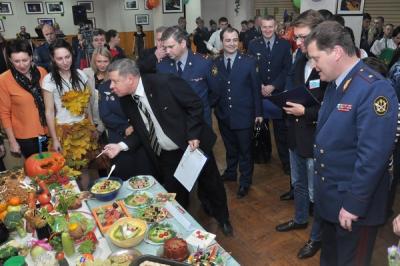 В Рязани презентовали съедобных начальников и арбузных людей