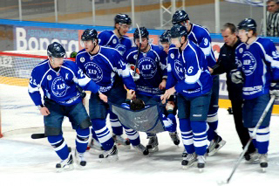 Форвард ХК «Рязань» во время матча с «Ижсталью» получил сотрясение мозга