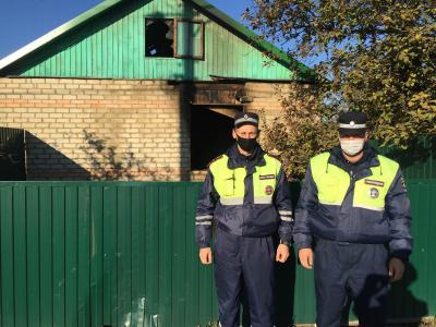 Сотрудники ДПС спасли на пожаре в Сараях тяжелобольную пенсионерку