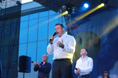 Николай Любимов спел со сцены для рязанцев песню о надежде