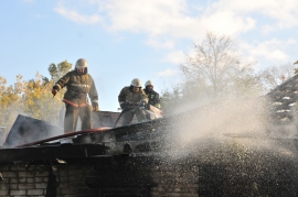 В Михайловском районе сгорел автосервис