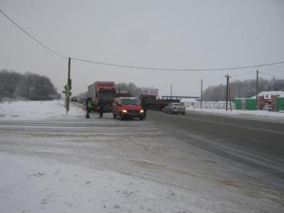 Близ Рыбного фура врезалась в фургон, пострадал один человек
