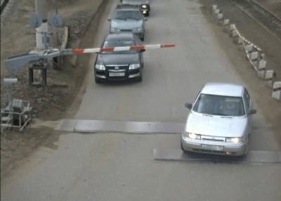 Рязанцы продолжают нарушать правила переезда железнодорожных путей