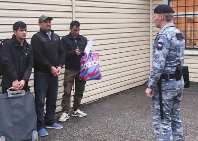 Судебные приставы выдворили из Рязани за пределы РФ трёх иностранцев