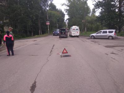 На улице Щорса иномарка сбила девочку на самокате