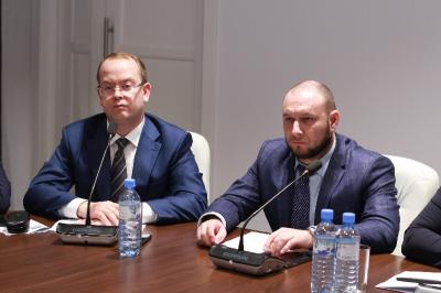 Сергей Карабасов (слева)