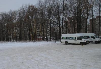 На улице Новосёлов оборудовали «отстойник» для маршруток