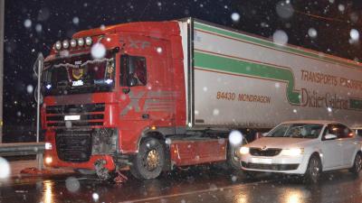 В центре Путятино столкнулись грузовик и легковушка
