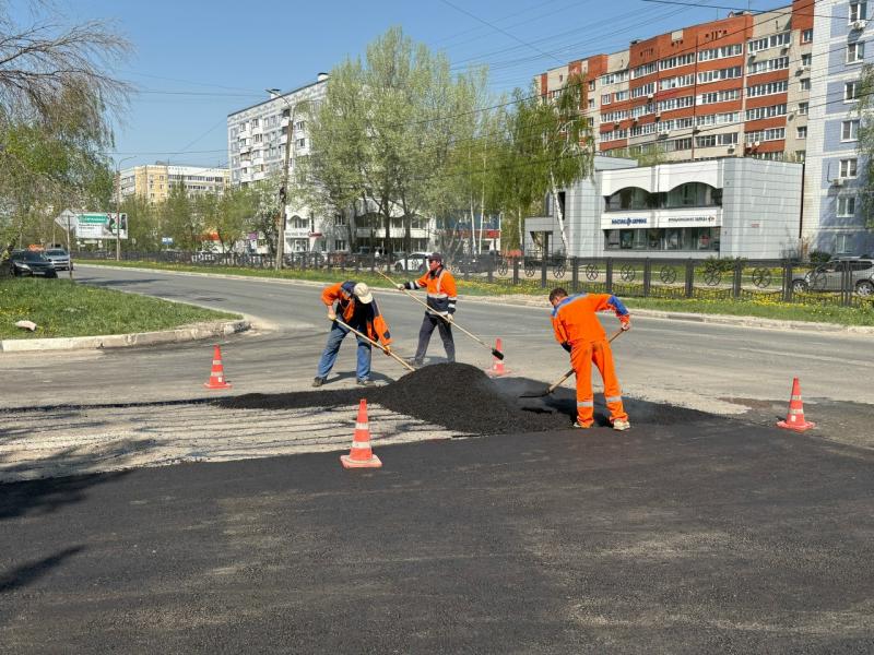 В Рязани ремонтируют дороги и убирают городские пространства