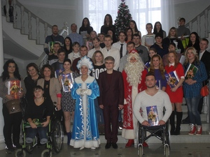 Елена Буняшина вручила ключи от квартир детям-сиротам