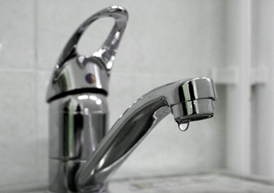 На шести улицах Рязани отключили холодную воду