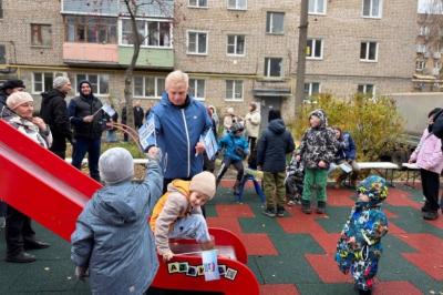 В посёлке Мехзавода в Рязани заработала новая детская площадка