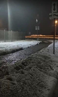 Дорогу к школе №76 в Рязани снова затопило