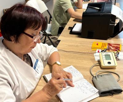 Рязанские медики осмотрели посетителей выставки картин Александра Дейнеки