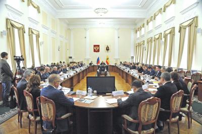 Владимир Трушкин будет курировать дорожную, транспортную, строительную сферы и ЖКХ