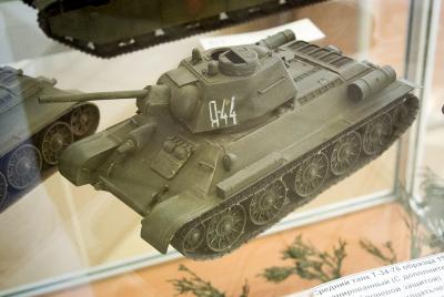 В рязанской библиотеке имени Горького проходит парад стали и моторов