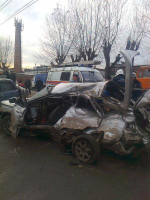 В Рязани КамАЗ расплющил «Жигули»